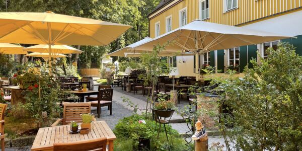 Historisches Fischhaus Biergarten Historisches Fischhaus Biergarten