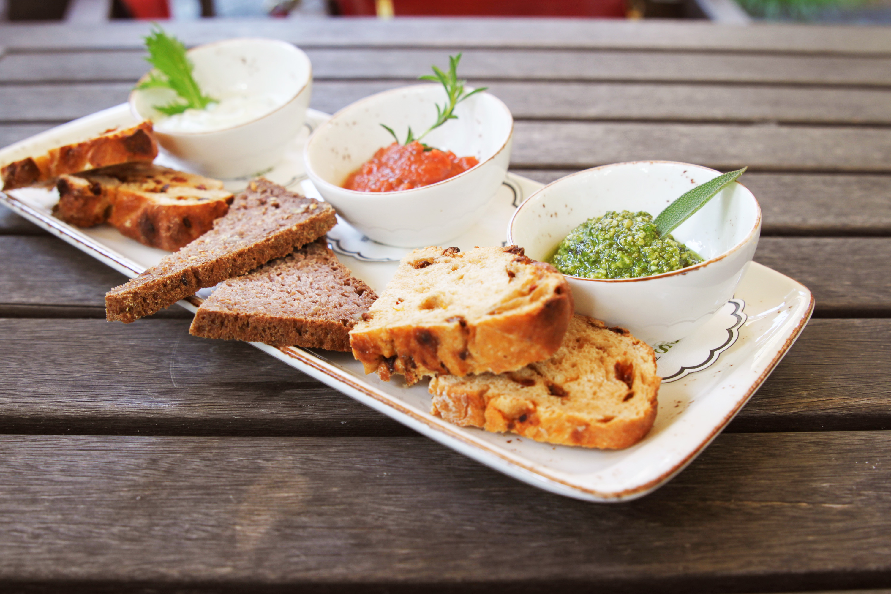 Snacks and dishes for small hunger