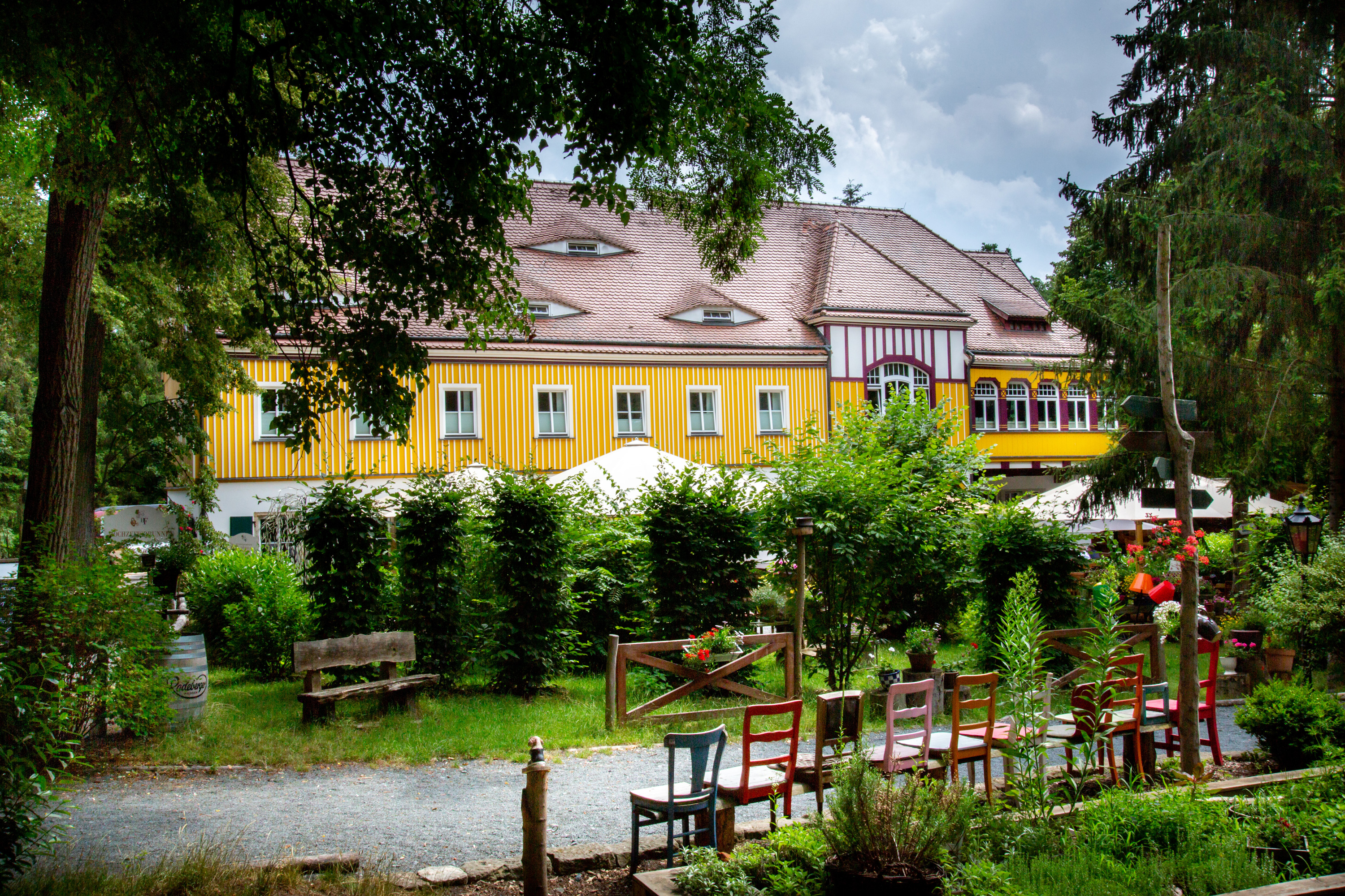 Fischhaus Garten im Sommer